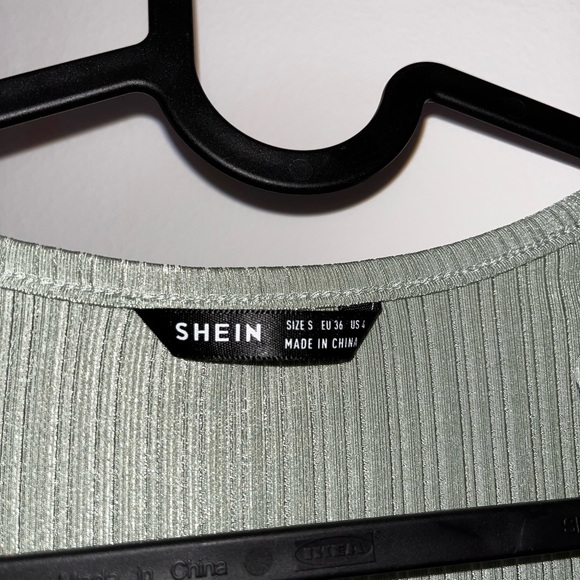 Green top - Picture 2 of 3